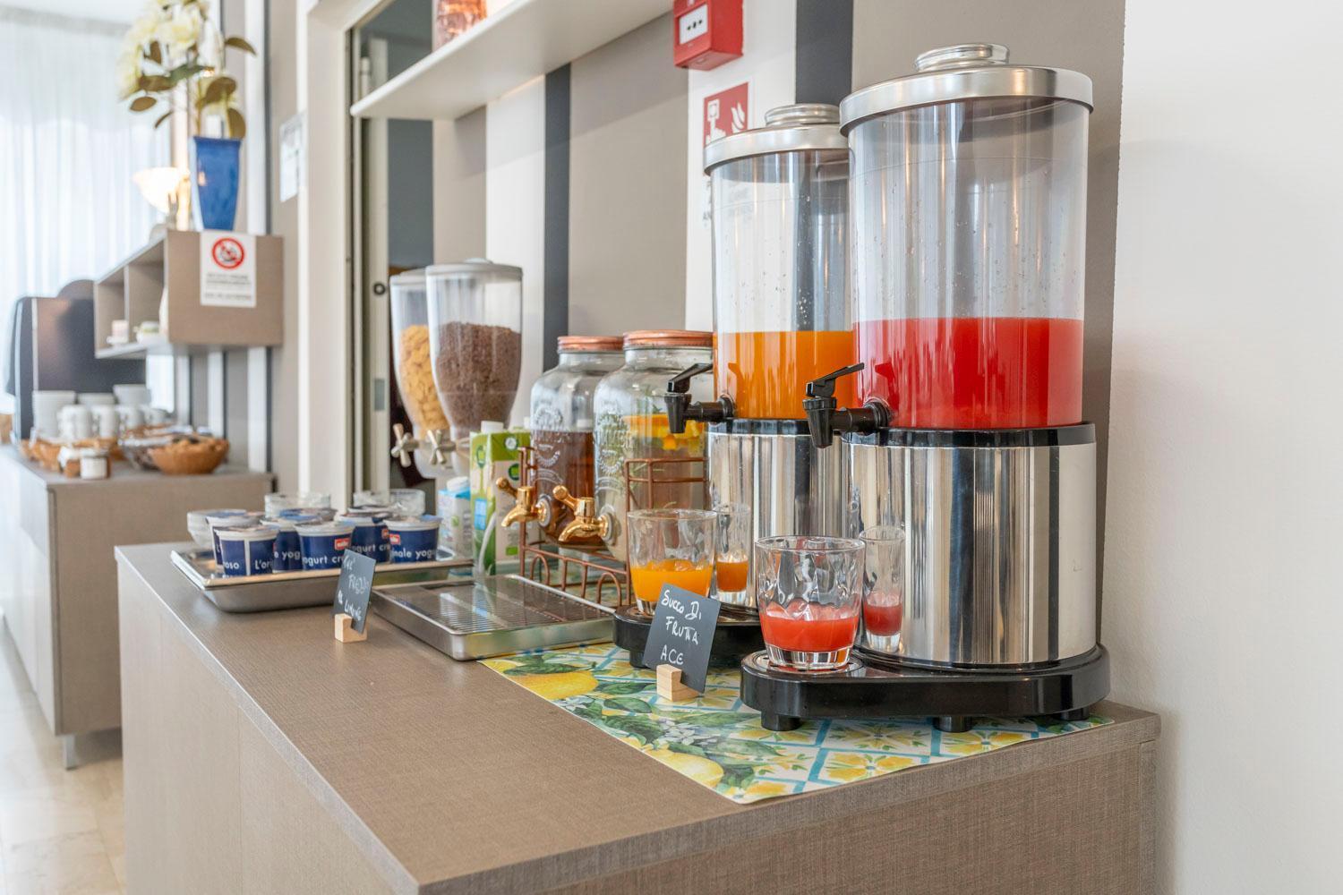 Hotel Cormoran Riccione Eksteriør bilde
