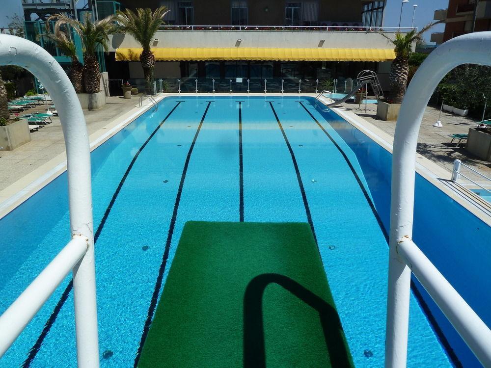 Hotel Cormoran Riccione Eksteriør bilde